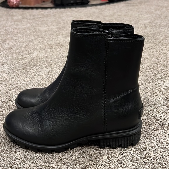 Sorel black ankle boots - Picture 2 of 3